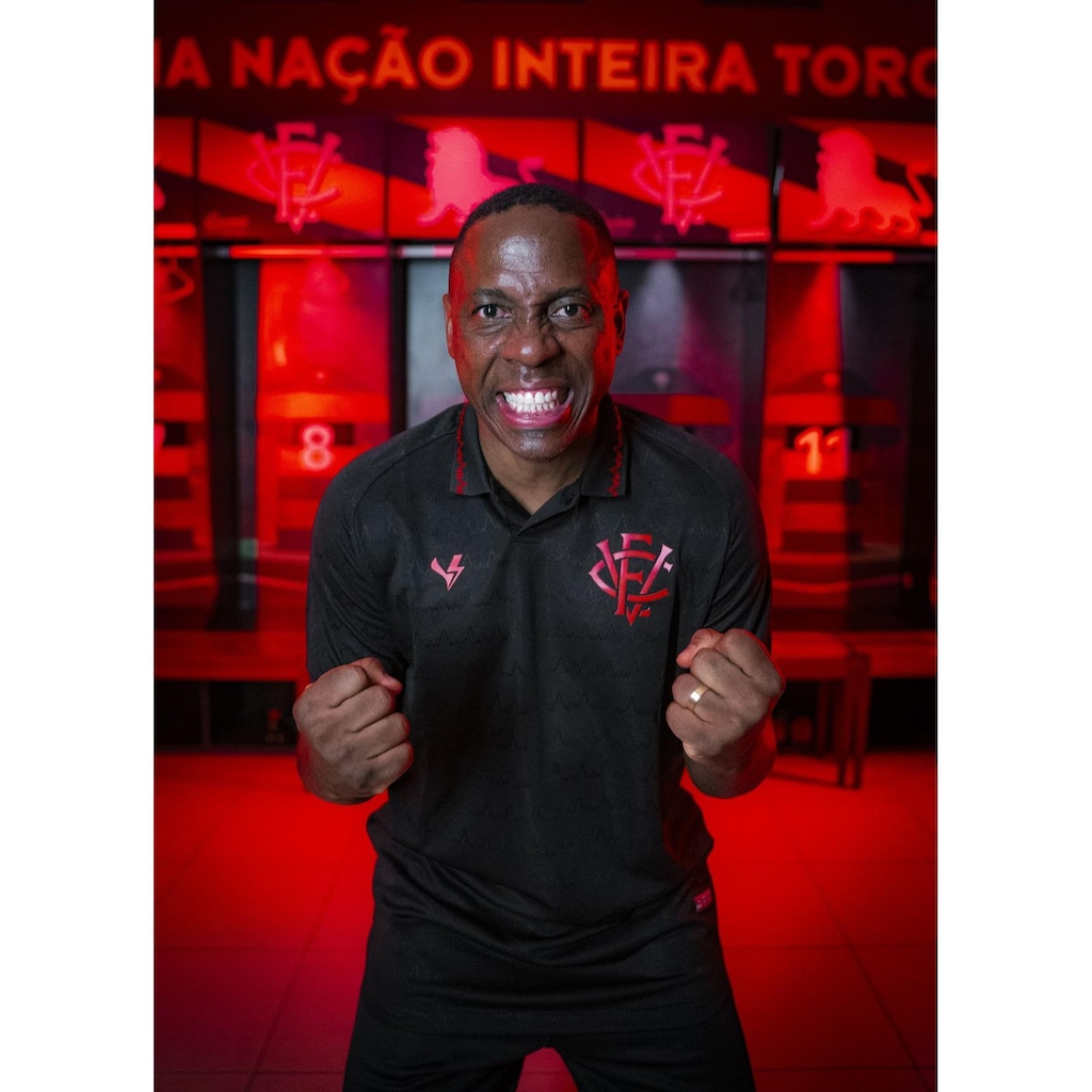 Camisa do Vitória Jogo 3 2023 Volt - Masculina - Foto 1