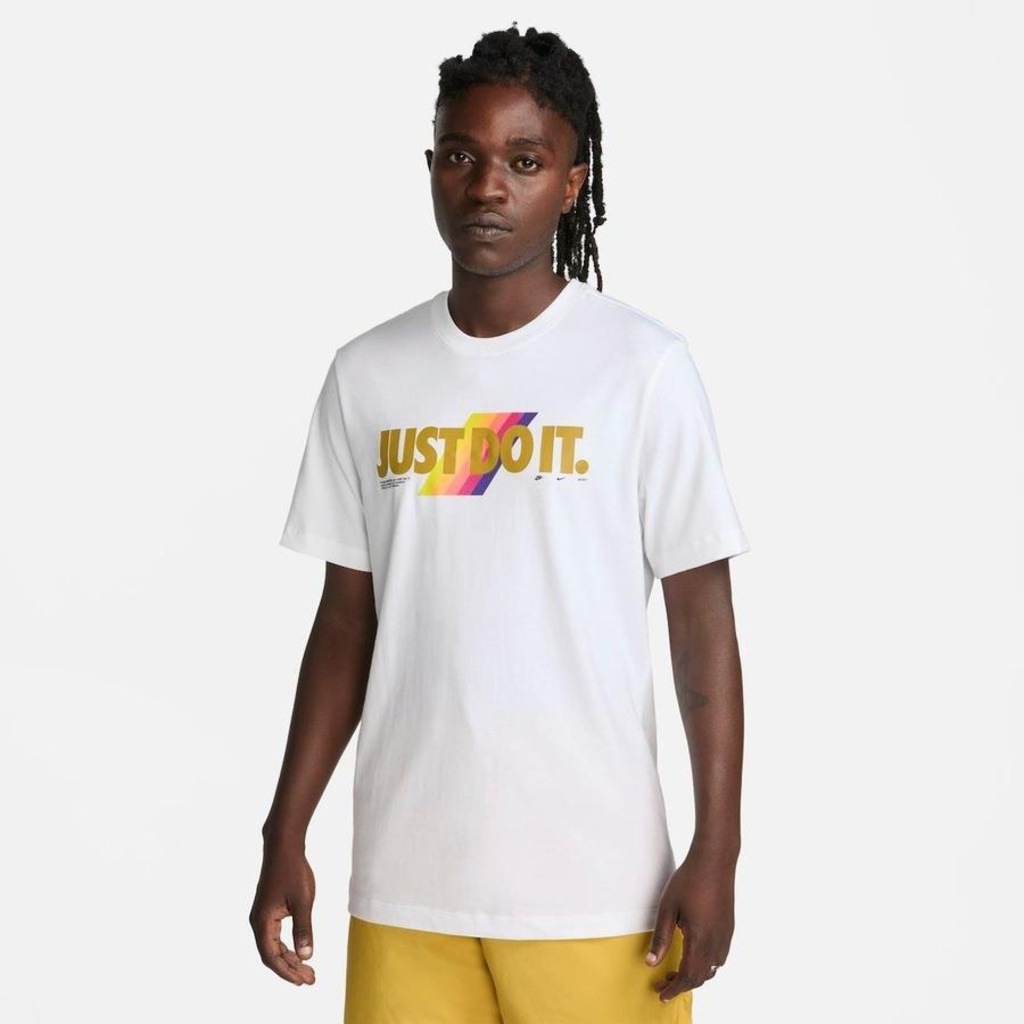 Camiseta Nike Sportswear - Masculina - Foto 1