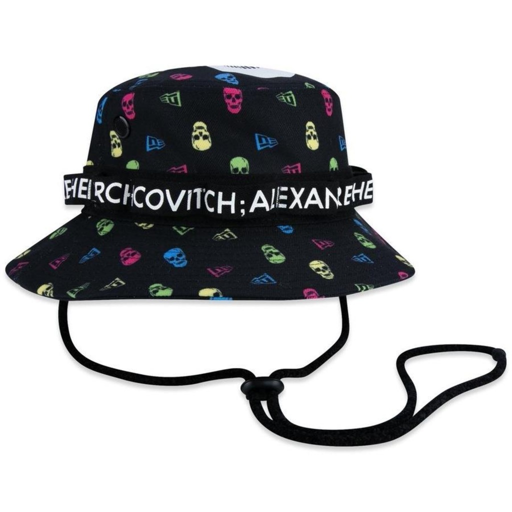 Chapéu New Era Bucket Collab Alexandre Herchcovitch Full Logo