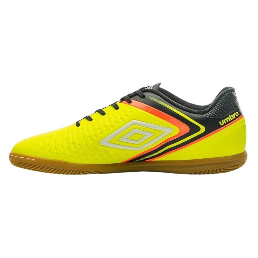 Imagem 2 do produto Kit Chuteira Futsal Umbro Score e Meião - Adulto