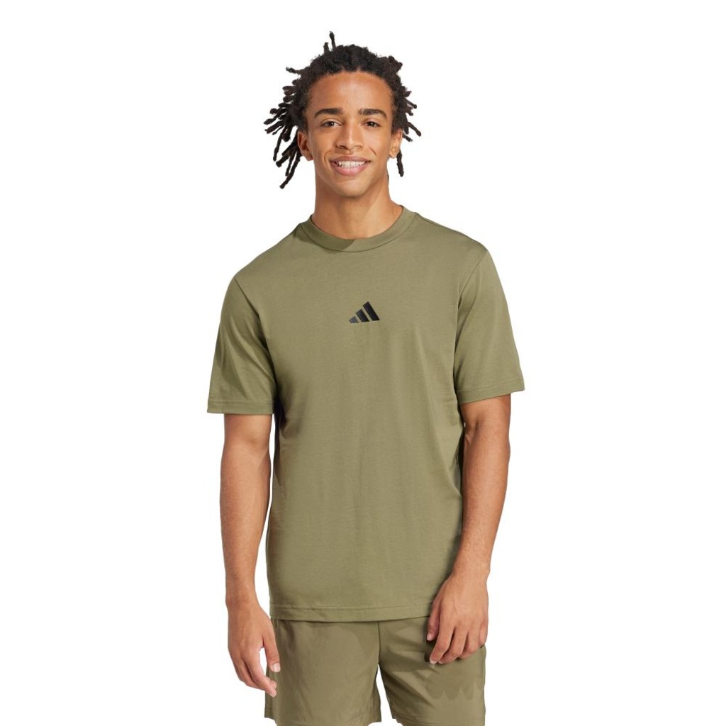 Camiseta adidas Malha Simples Essentials Small Logo - Masculina