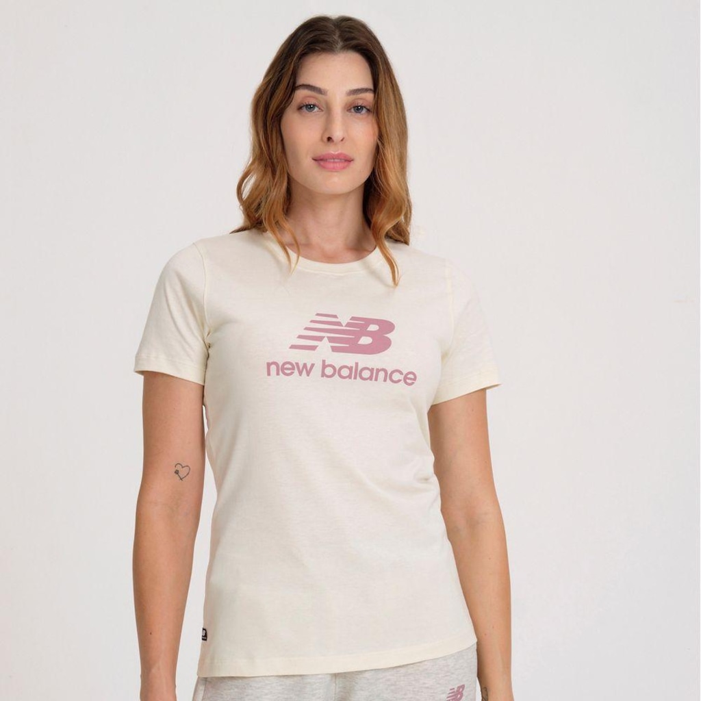 Camiseta New Balance Essentials Feminina