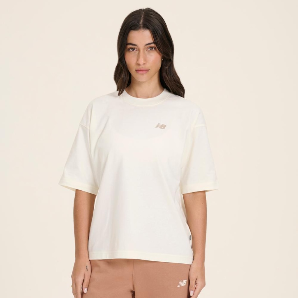 Camiseta New Balance Graphic Feminina