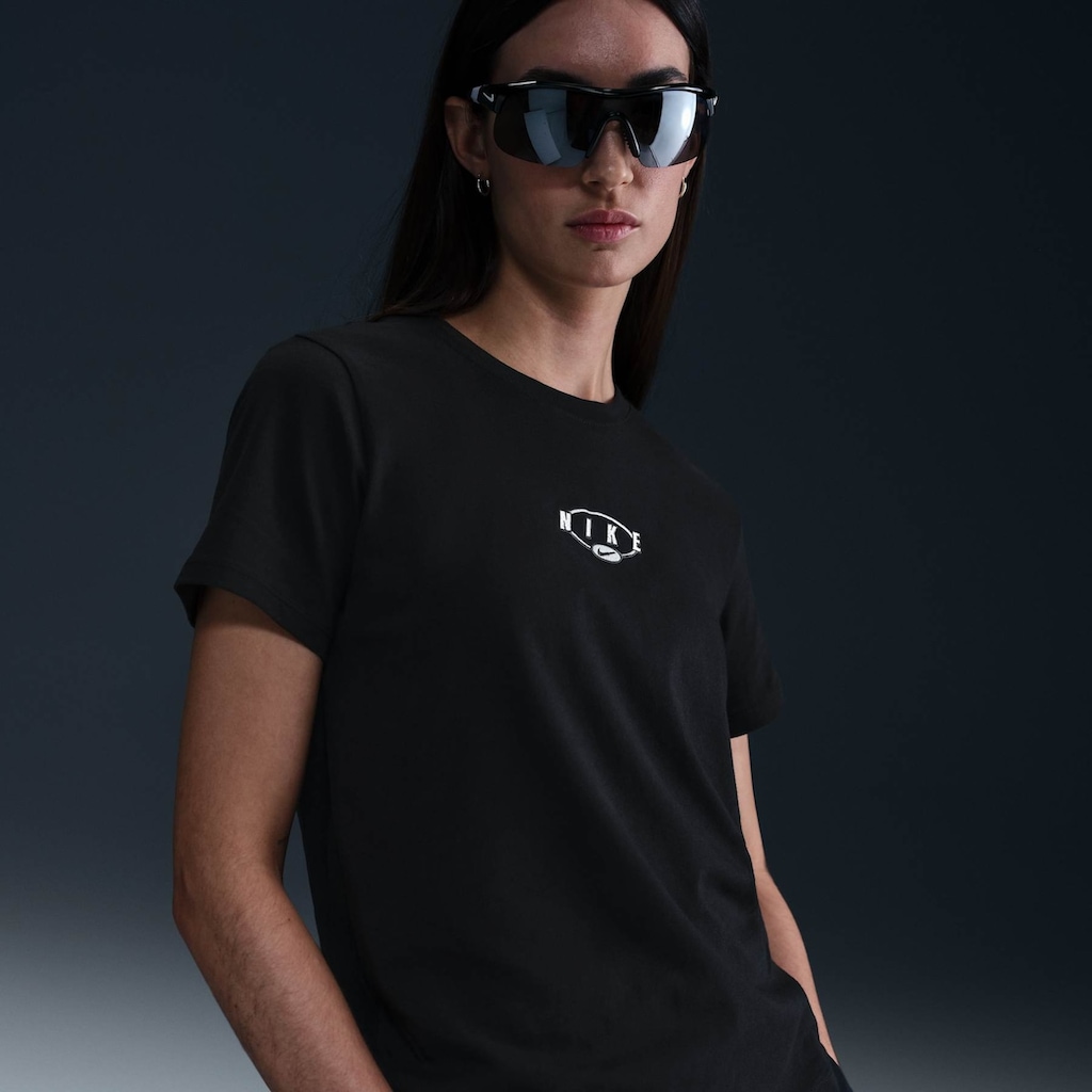 Camiseta Nike Sportswear Club - Feminina