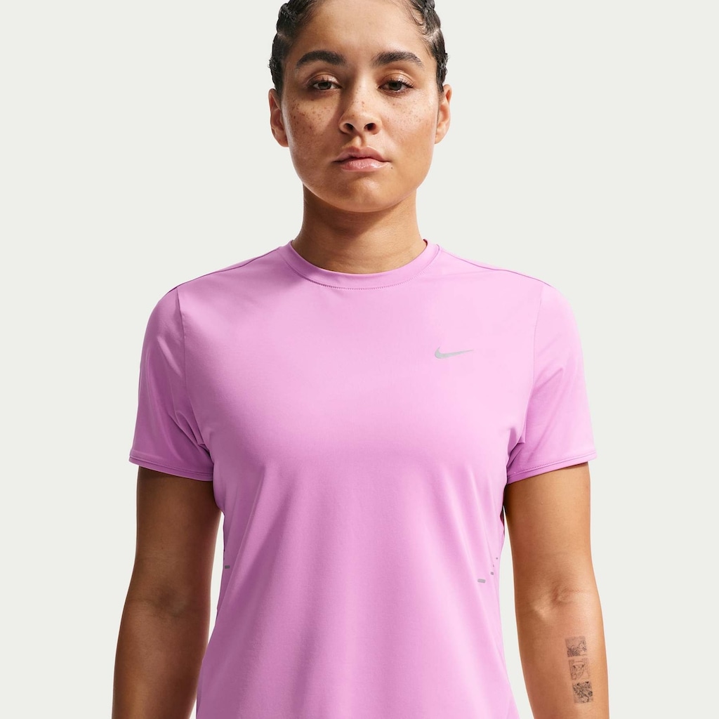 Camiseta Nike Dry-FIT Feminina - Foto 1
