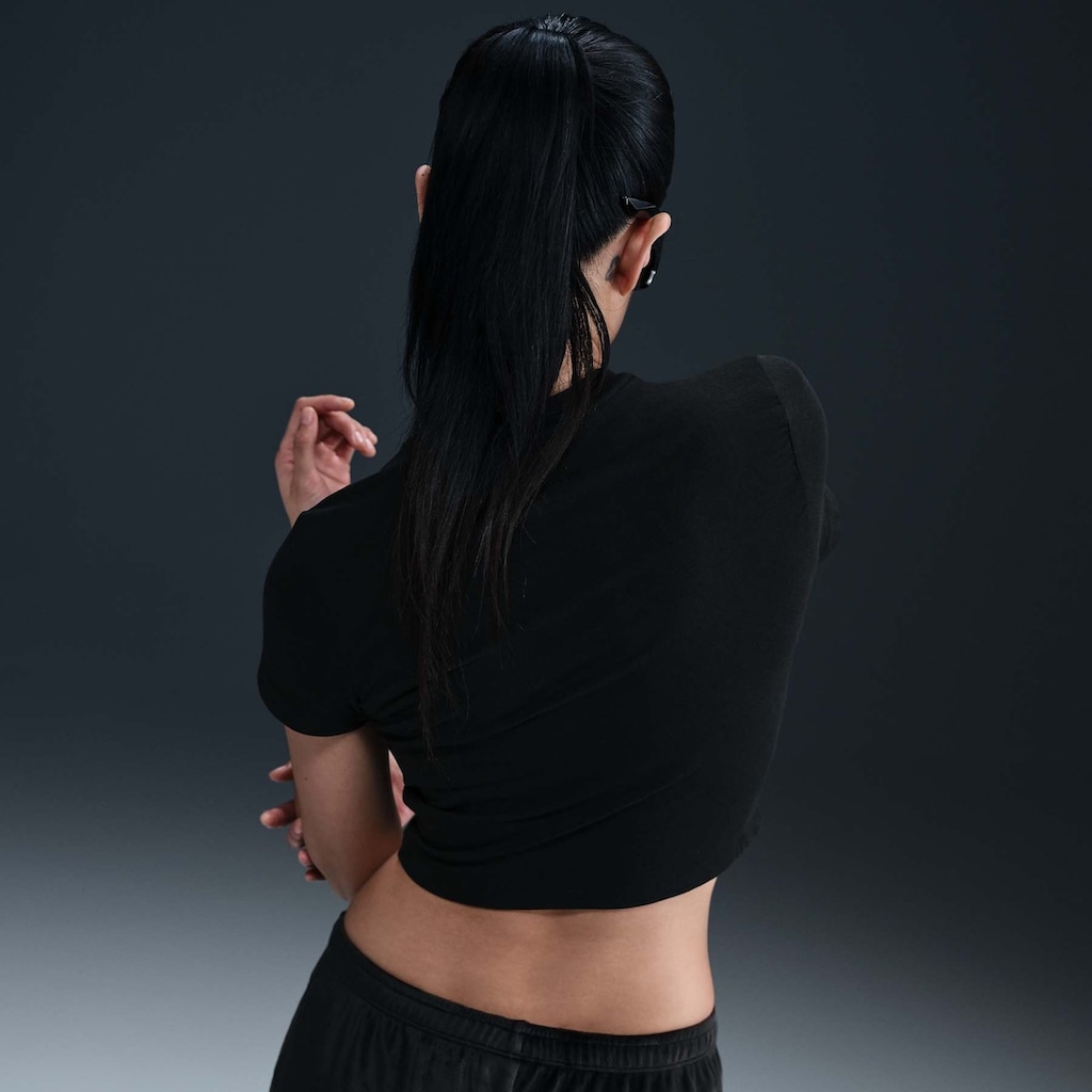 Imagem 2 do produto Camiseta Nike Sportswear Chill Knit Cropped - Feminina