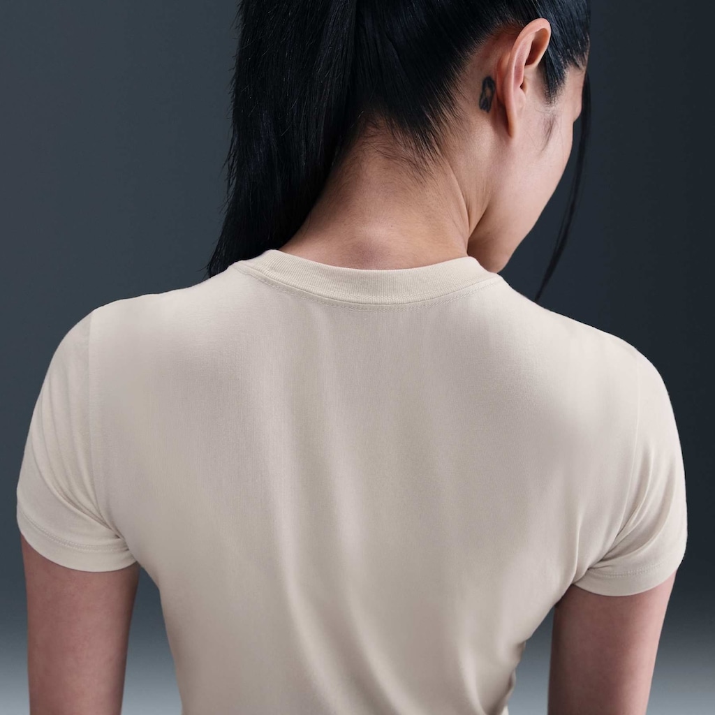 Imagem 3 do produto Camiseta Nike Sportswear Chill Knit Cropped - Feminina
