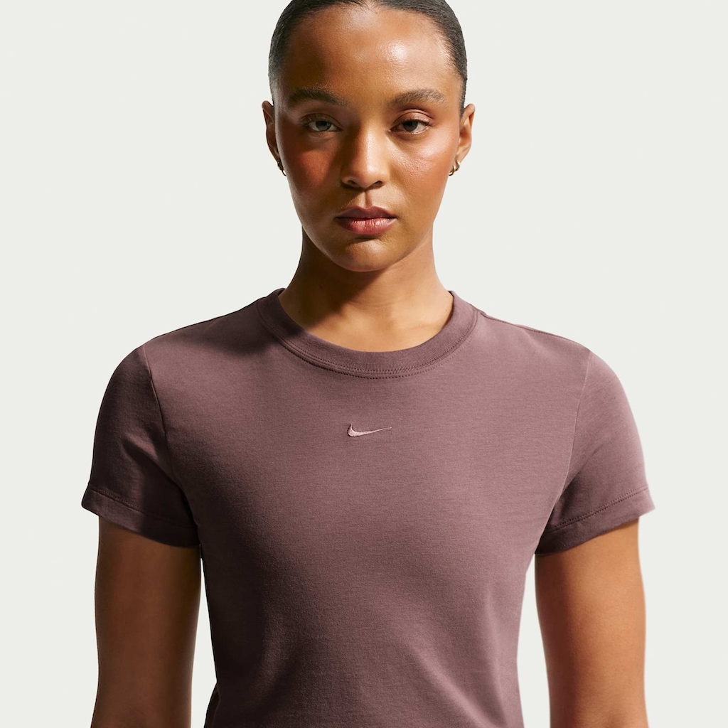 Camiseta Nike Sportswear Chill Knit Cropped - Feminina