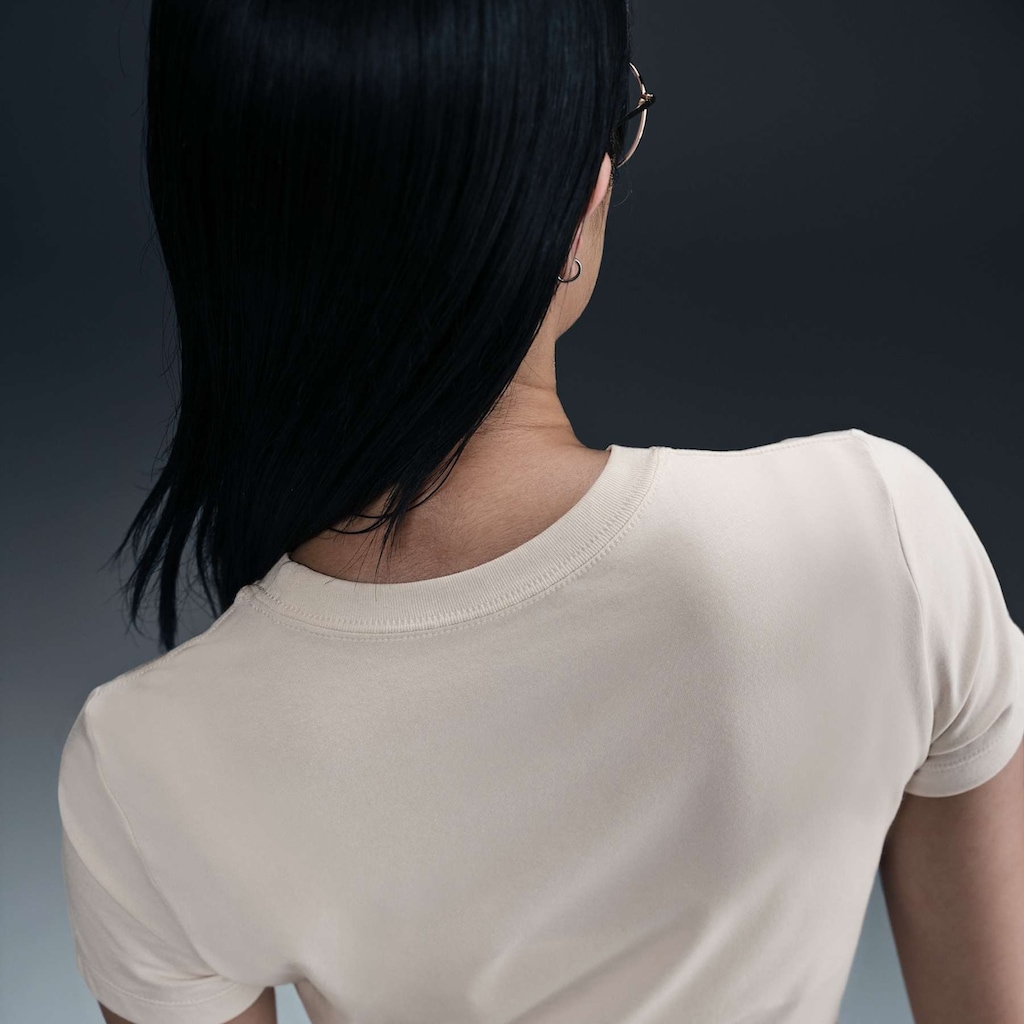 Imagem 4 do produto Camiseta Nike Sportswear Chill Knit Cropped - Feminina