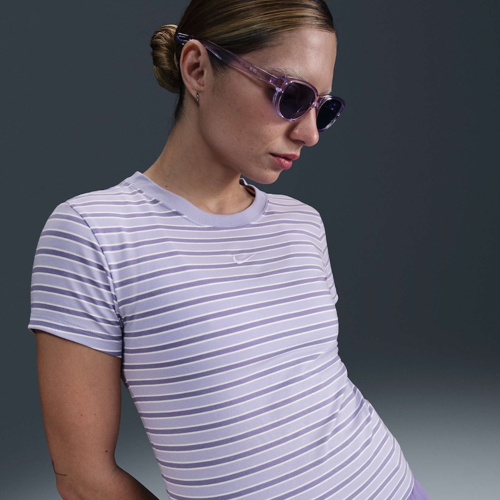 Camiseta Nike Sportswear Chill Knit - Feminina