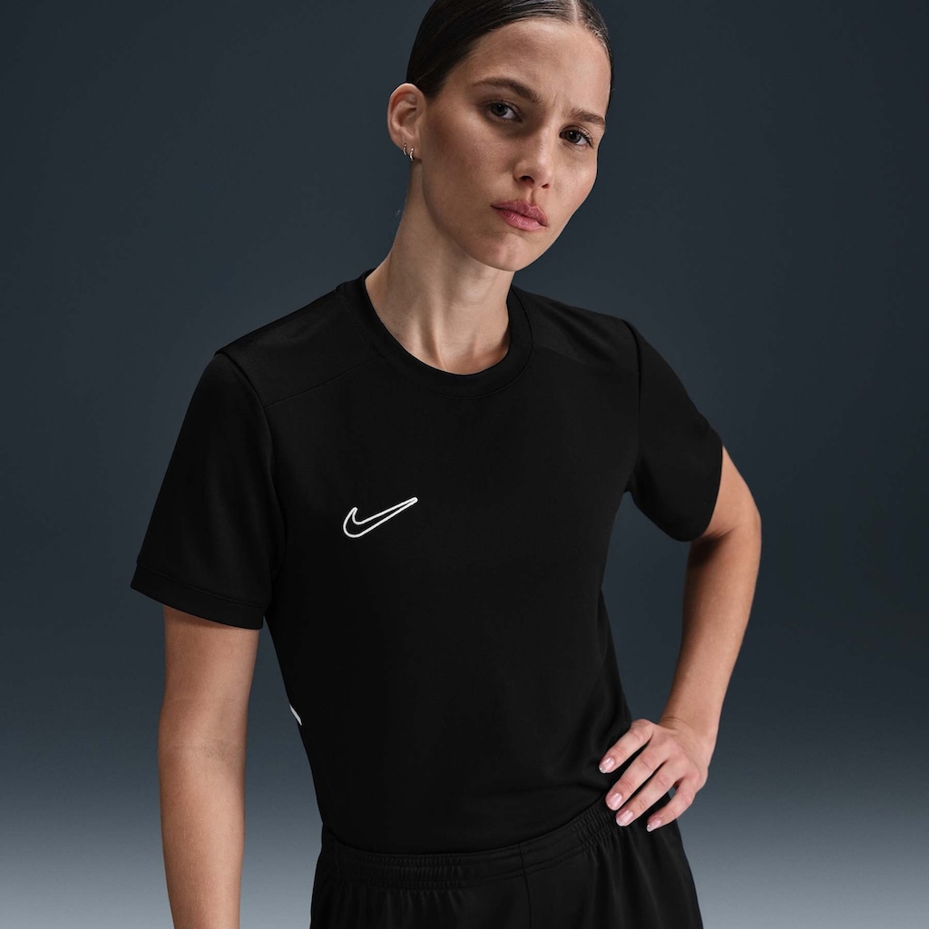 Camiseta Nike Dri-FIT Academy - Feminina