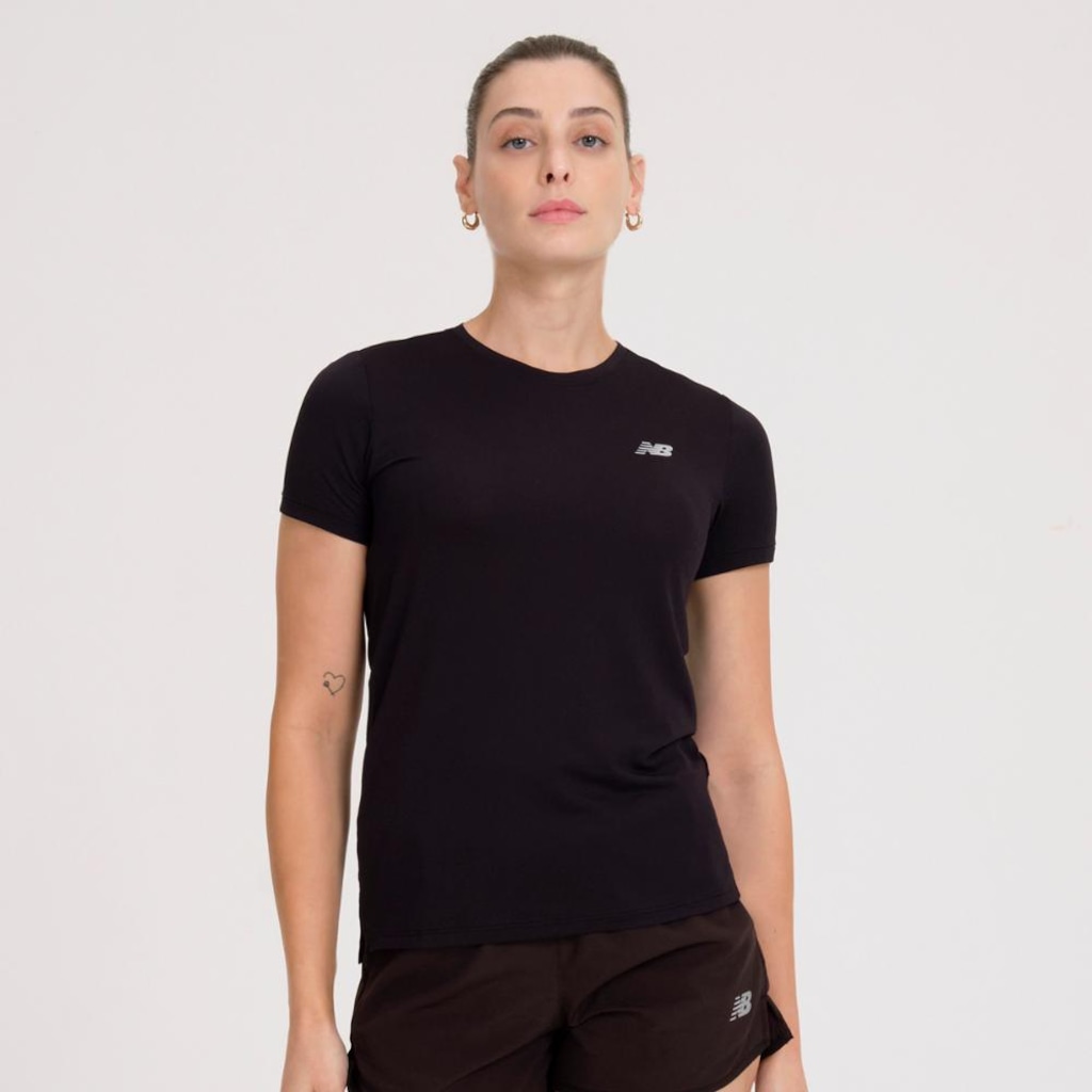 Camiseta New Balance Sport Essentials - Feminina