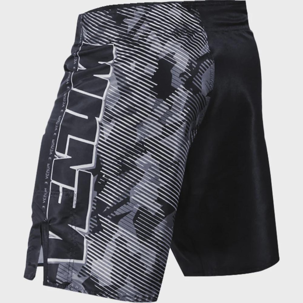 Imagem 2 do produto Bermuda Venum Giant Classic 3 Dark - Masculina