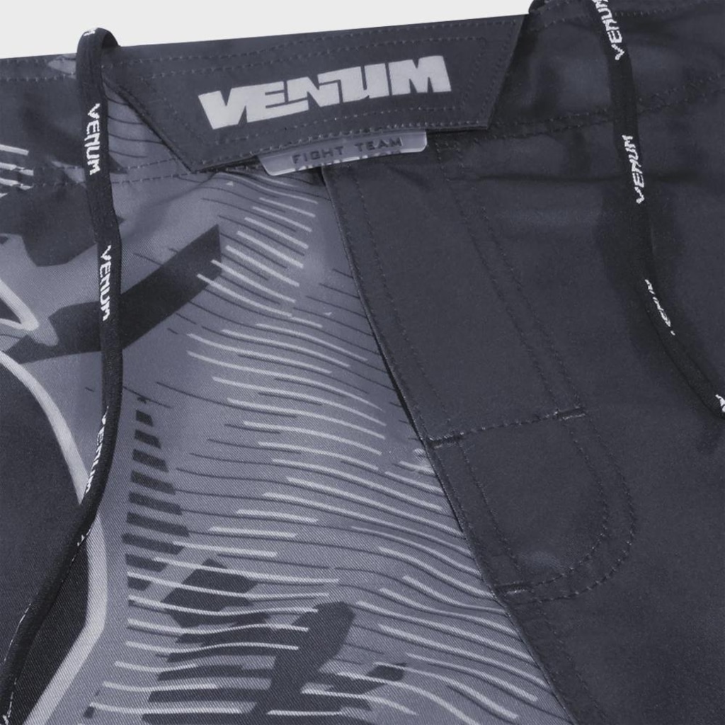 Imagem 5 do produto Bermuda Venum Giant Classic 3 Dark - Masculina