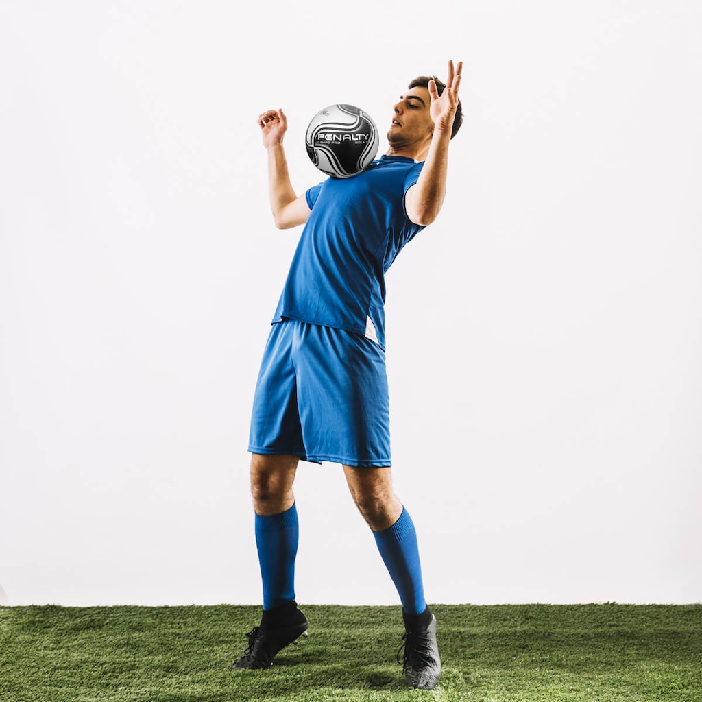 Imagem 3 do produto Bola de Futebol de Campo Penalty 8 Pro XXI