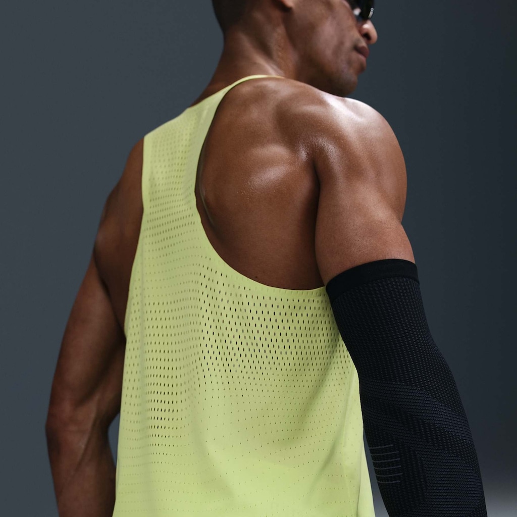 Imagem 2 do produto Camiseta Regata Nike Dri FIT ADV AeroSwift - Masculina