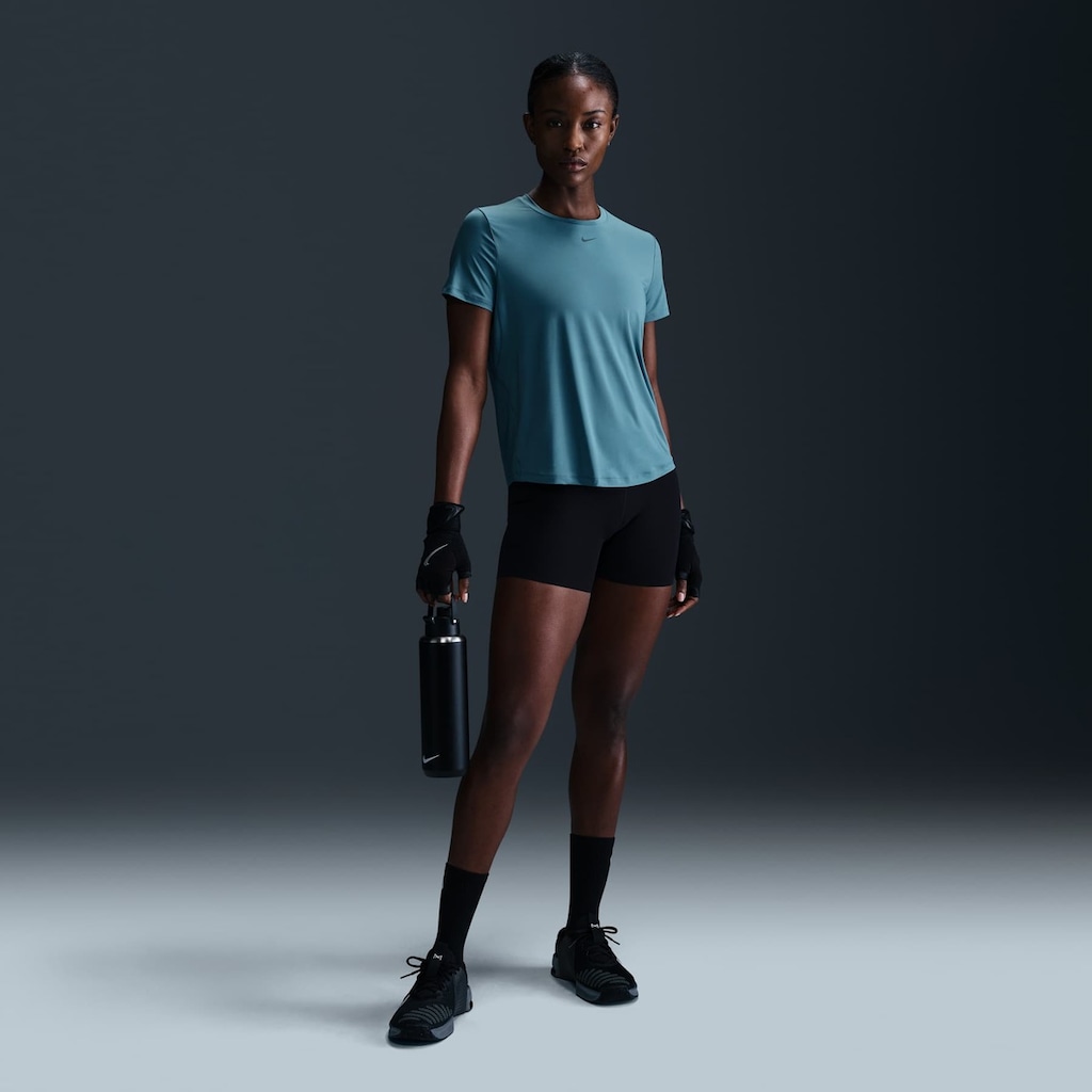 Camiseta Feminina Nike Manga Curta Dri-fit One Classic