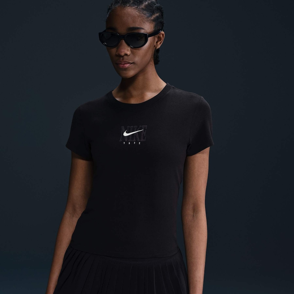 Camiseta Nike Sportswear Essential GRX Feminina