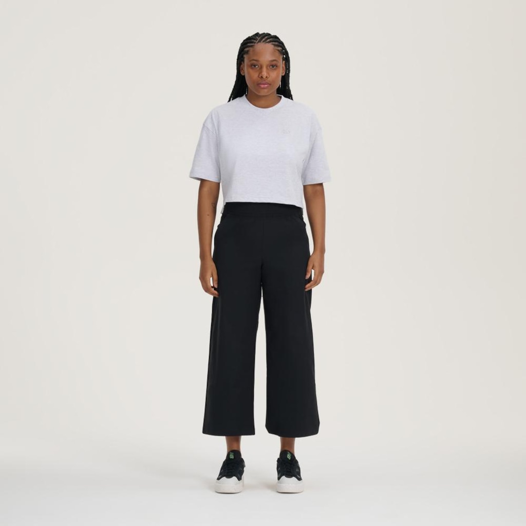 Imagem 5 do produto Camiseta New Balance Cropped Small Logo - Feminina