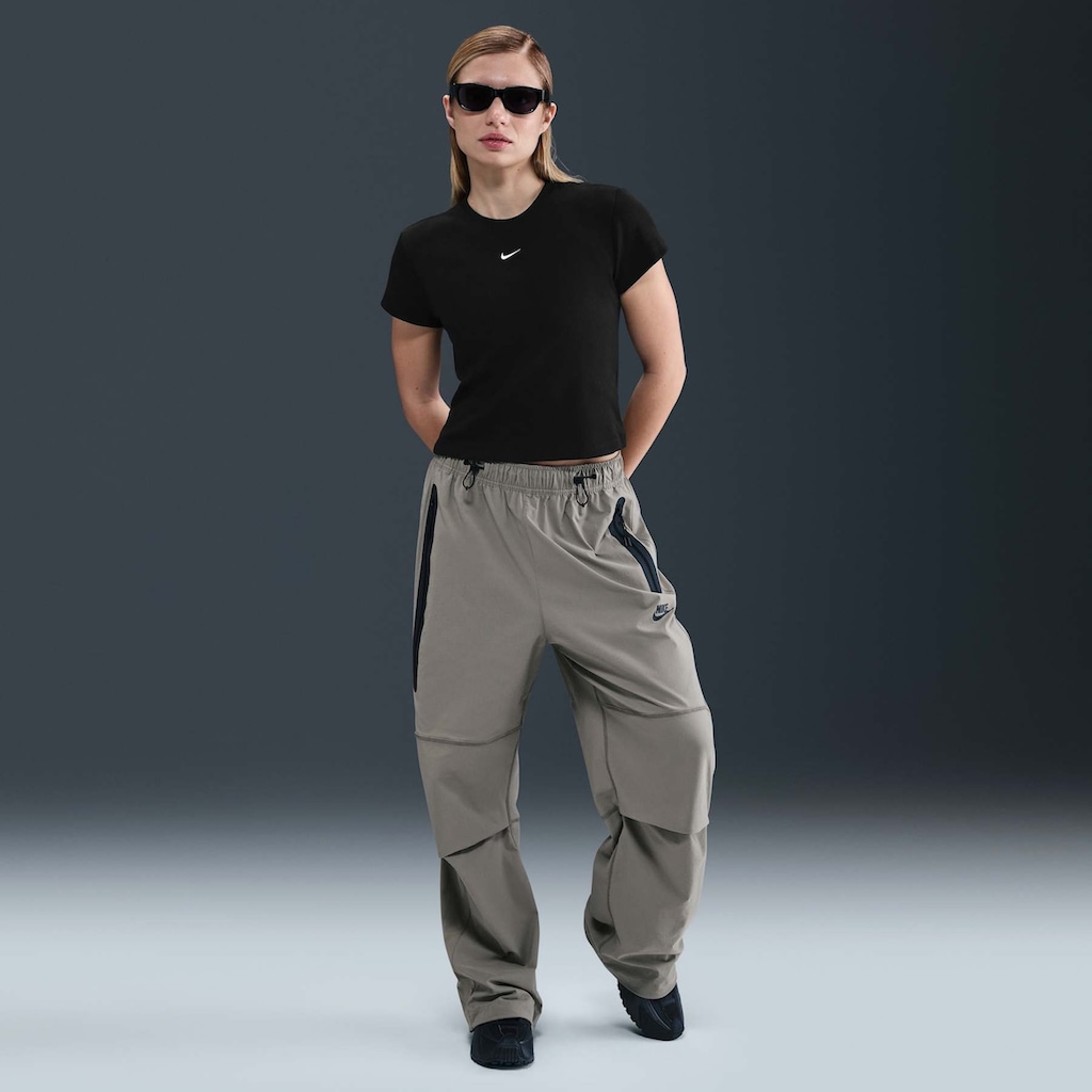 Camiseta Nike Sportswear Feminina