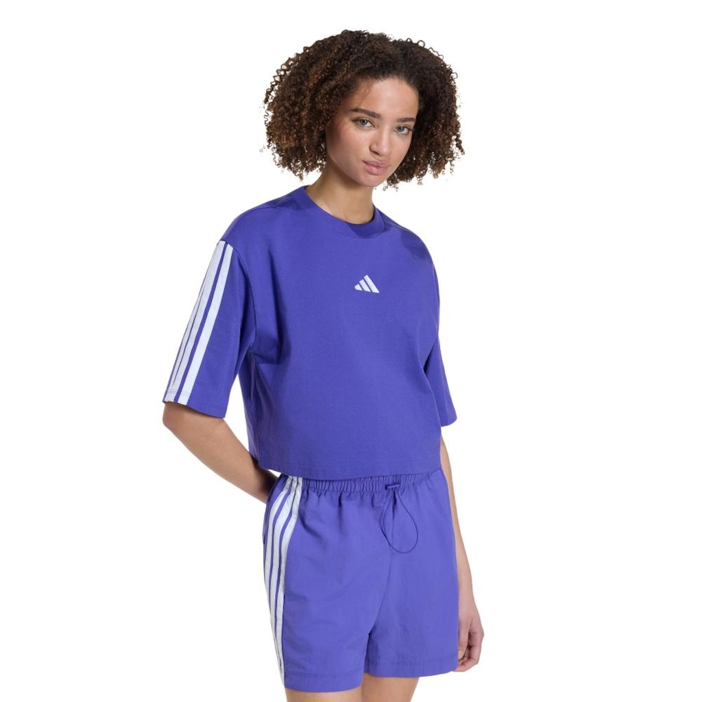 Camiseta Feminina Adidas Essentials Solta Três Listras