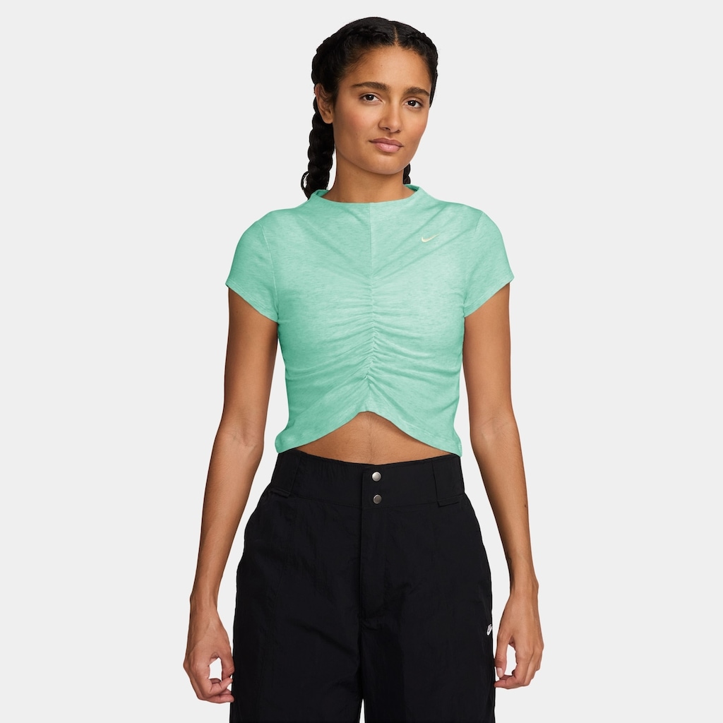 Camiseta Cropped Nike Sportswear Chill Knit Feminina