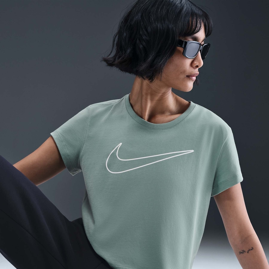 Imagem 3 do produto Camiseta Nike Sportswear Club Feminina