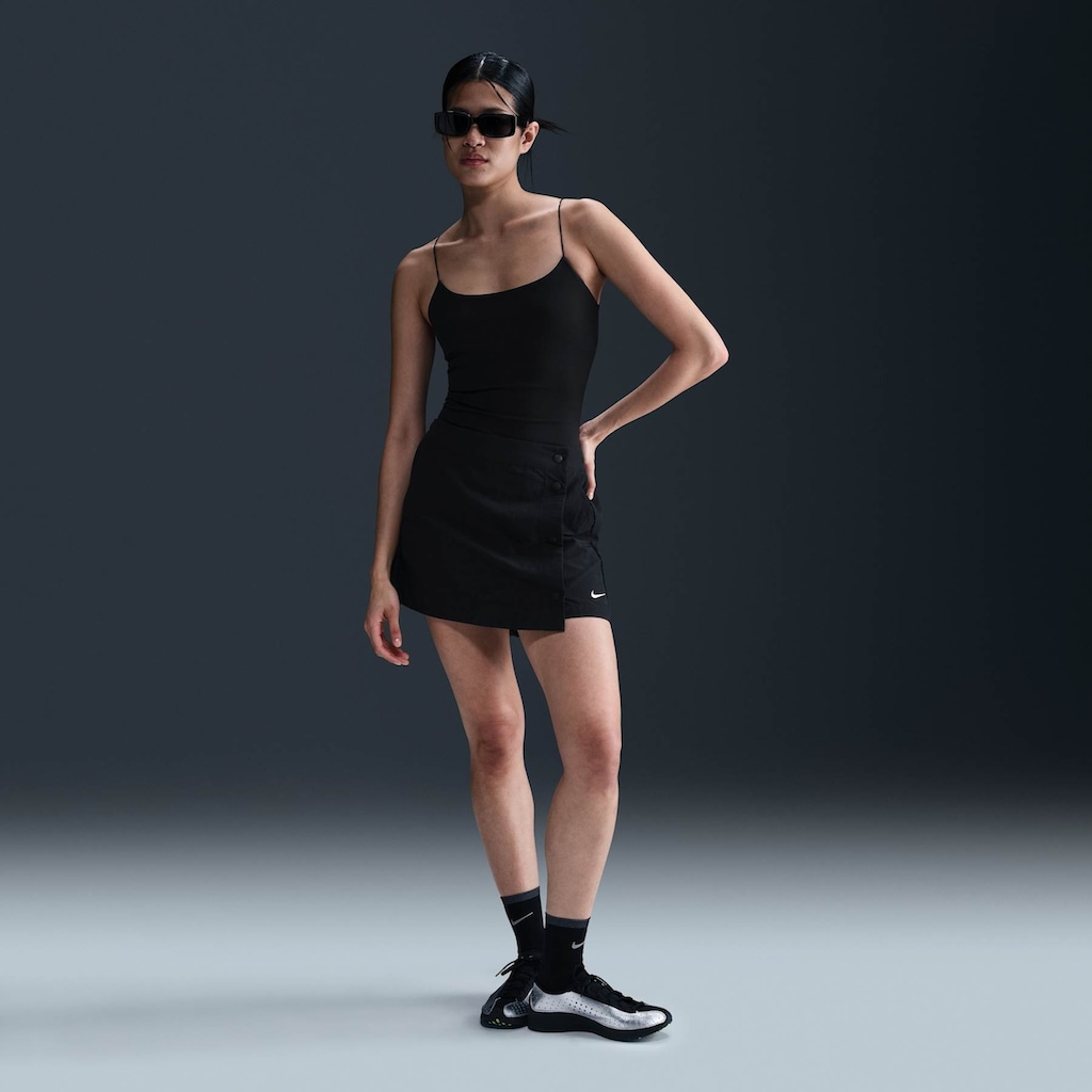 Imagem 2 do produto Saia Nike Sportswear Essential Woven Feminina
