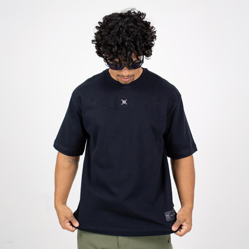 Camiseta Oakley Skull Metal Pin Tee Masculina
