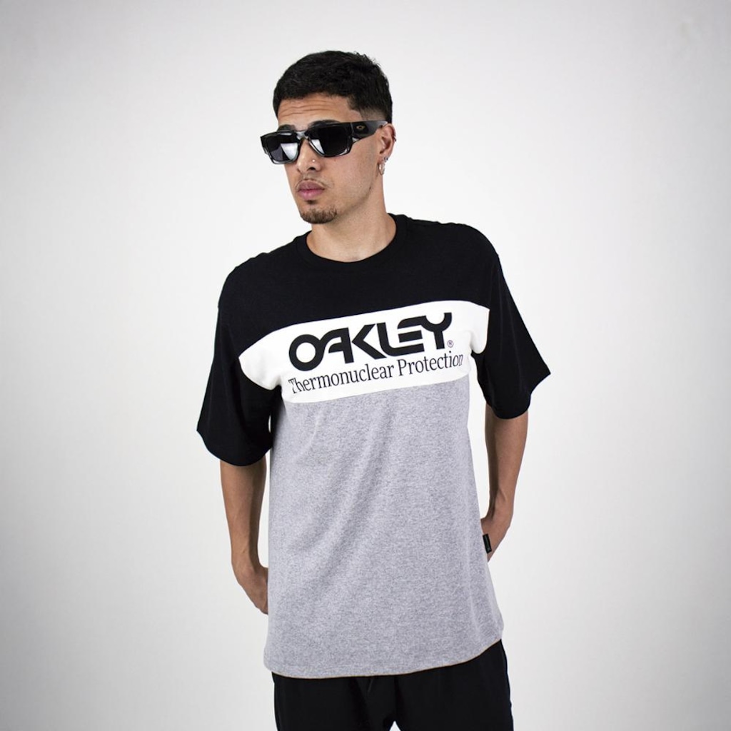 Imagem 2 do produto Camiseta Oakley Thermonuclear Blocked SS Tee