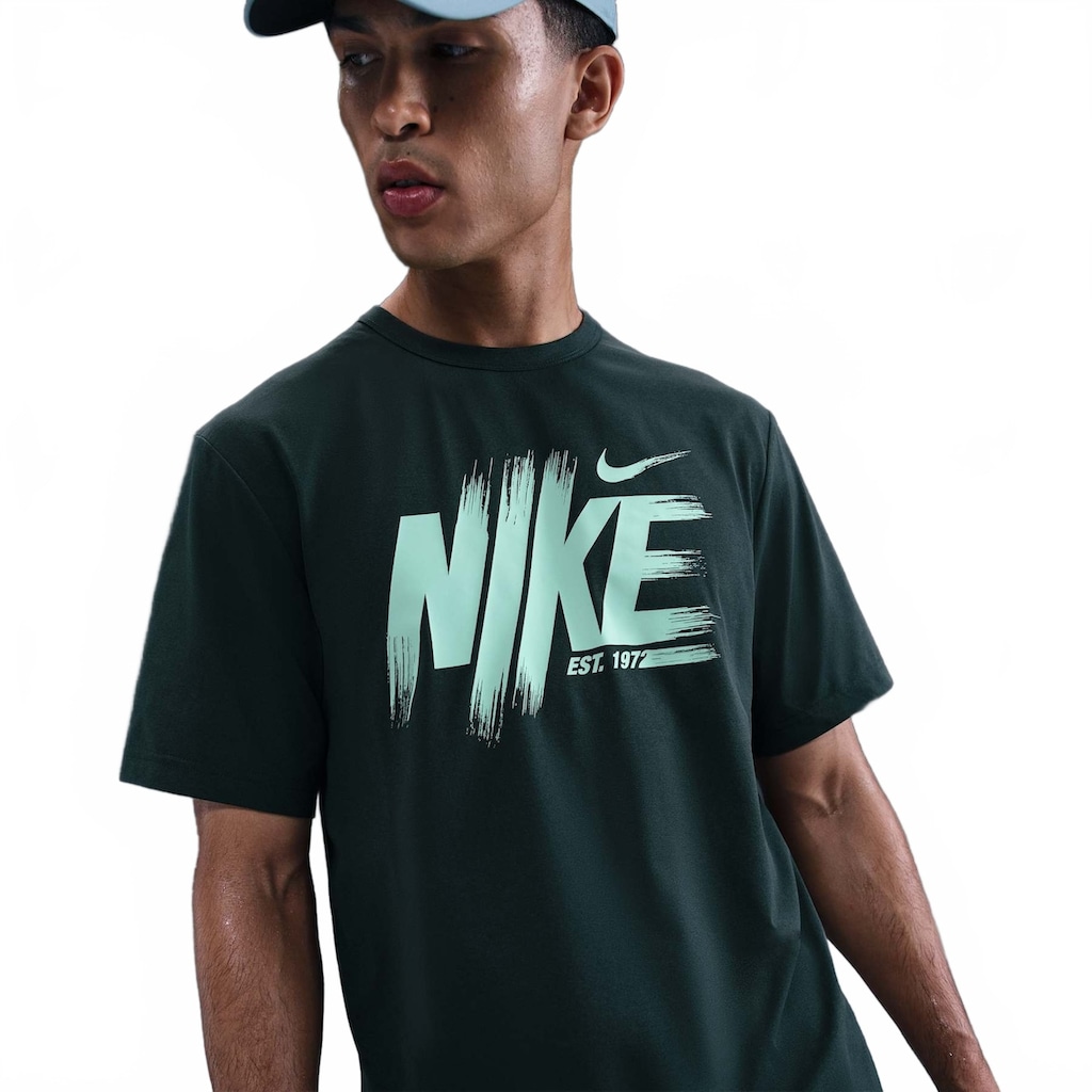 Camiseta Nike Hyverse GFX Masculina