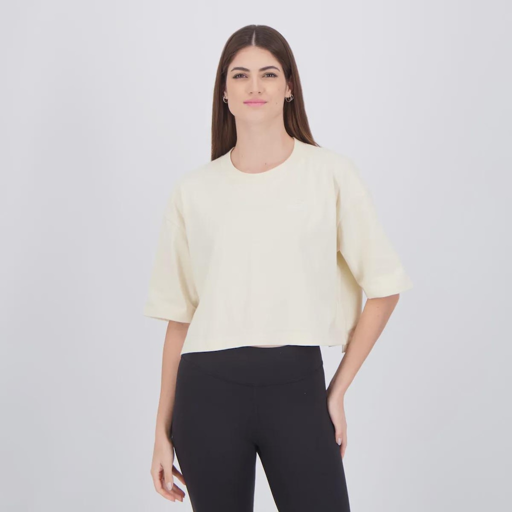 Camiseta Cropped New Balance Small Logo Oversized Feminino