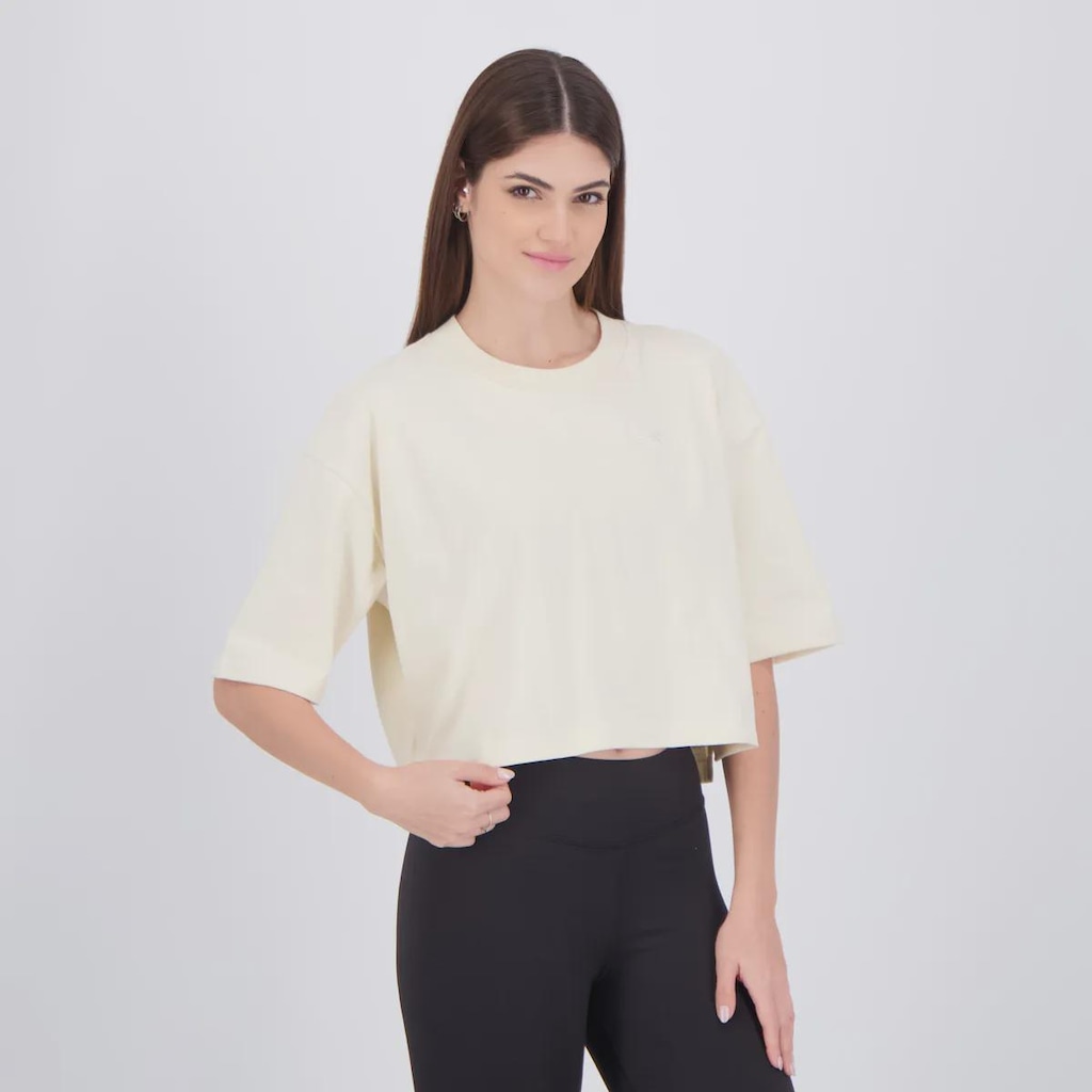 Imagem 2 do produto Camiseta Cropped New Balance Small Logo Oversized Feminino