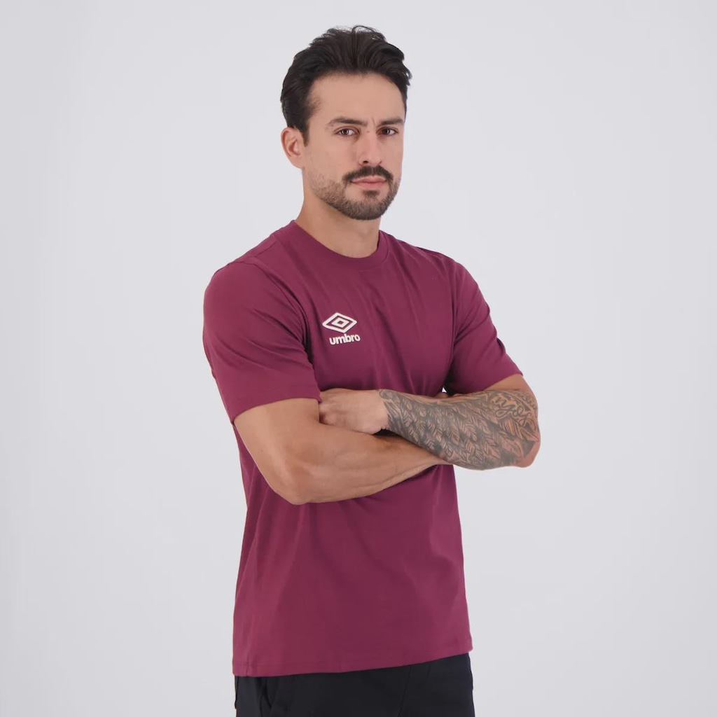 Imagem 2 do produto Camiseta Umbro Essential Masculina