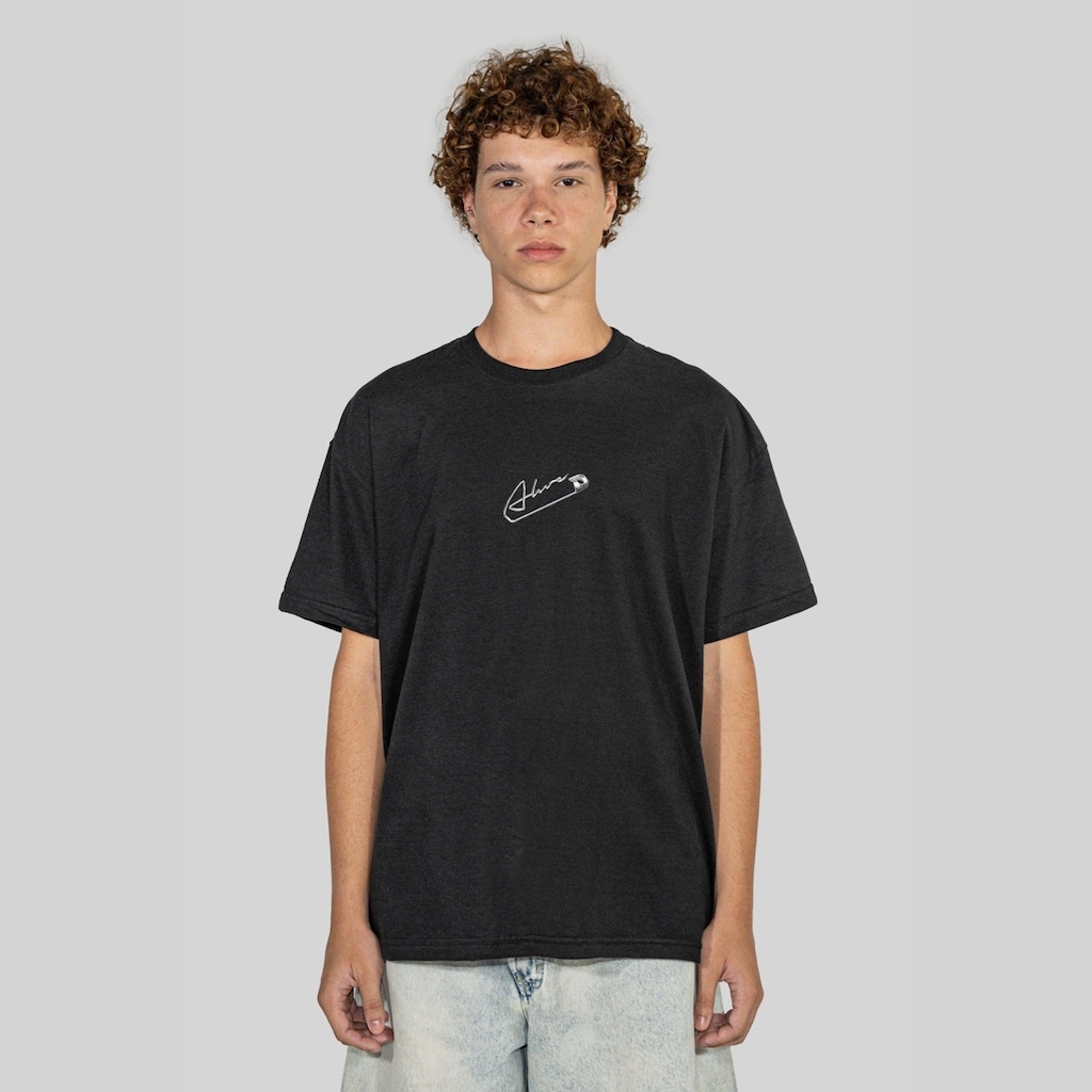 Camiseta Alive Clássica Pin Masculina