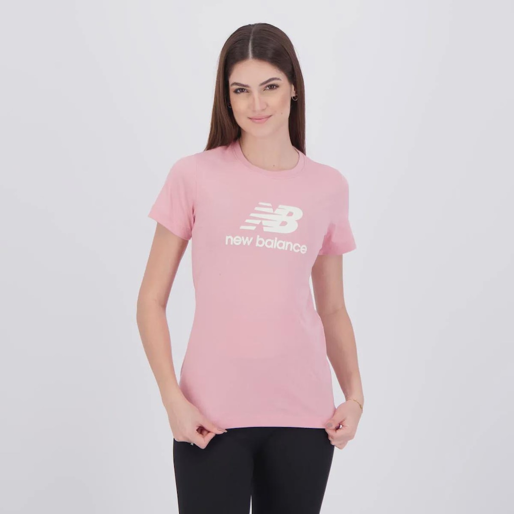 Camiseta New Balance Essentials Logo Feminina