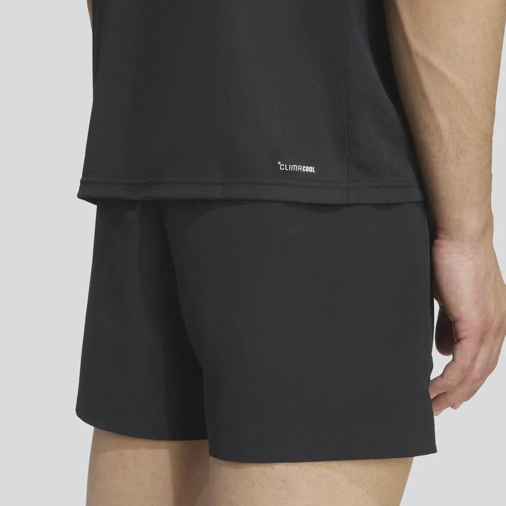 Imagem 5 do produto Camiseta adidas WE Base T Masculina