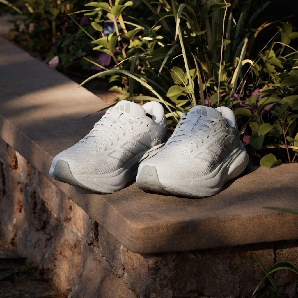 Imagem 2 do produto Tênis Feminino adidas Response 2