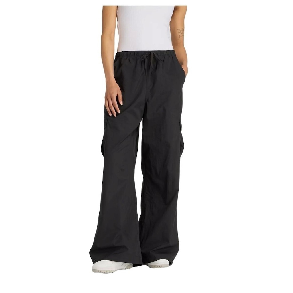 Calça New Balance Nylon Cargo Feminina