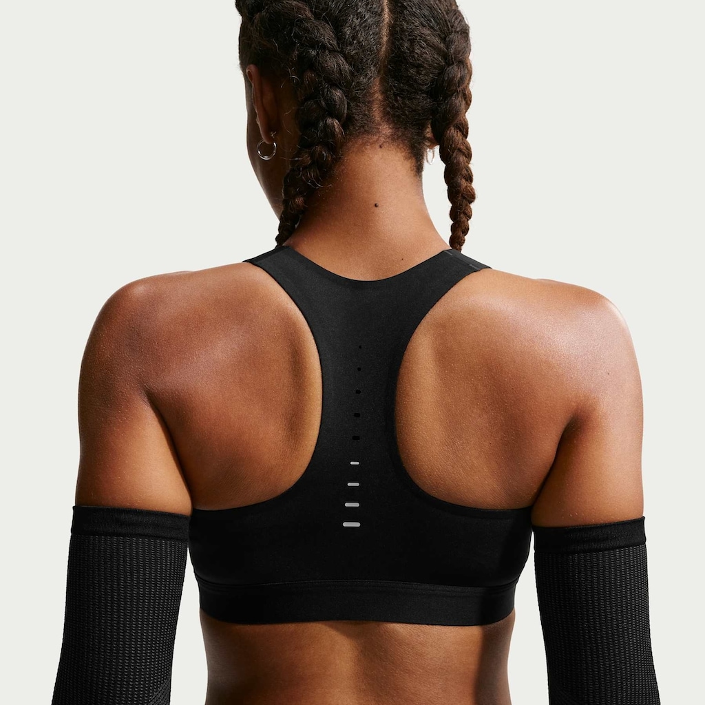 Imagem 2 do produto Top Nike Swift Feminino