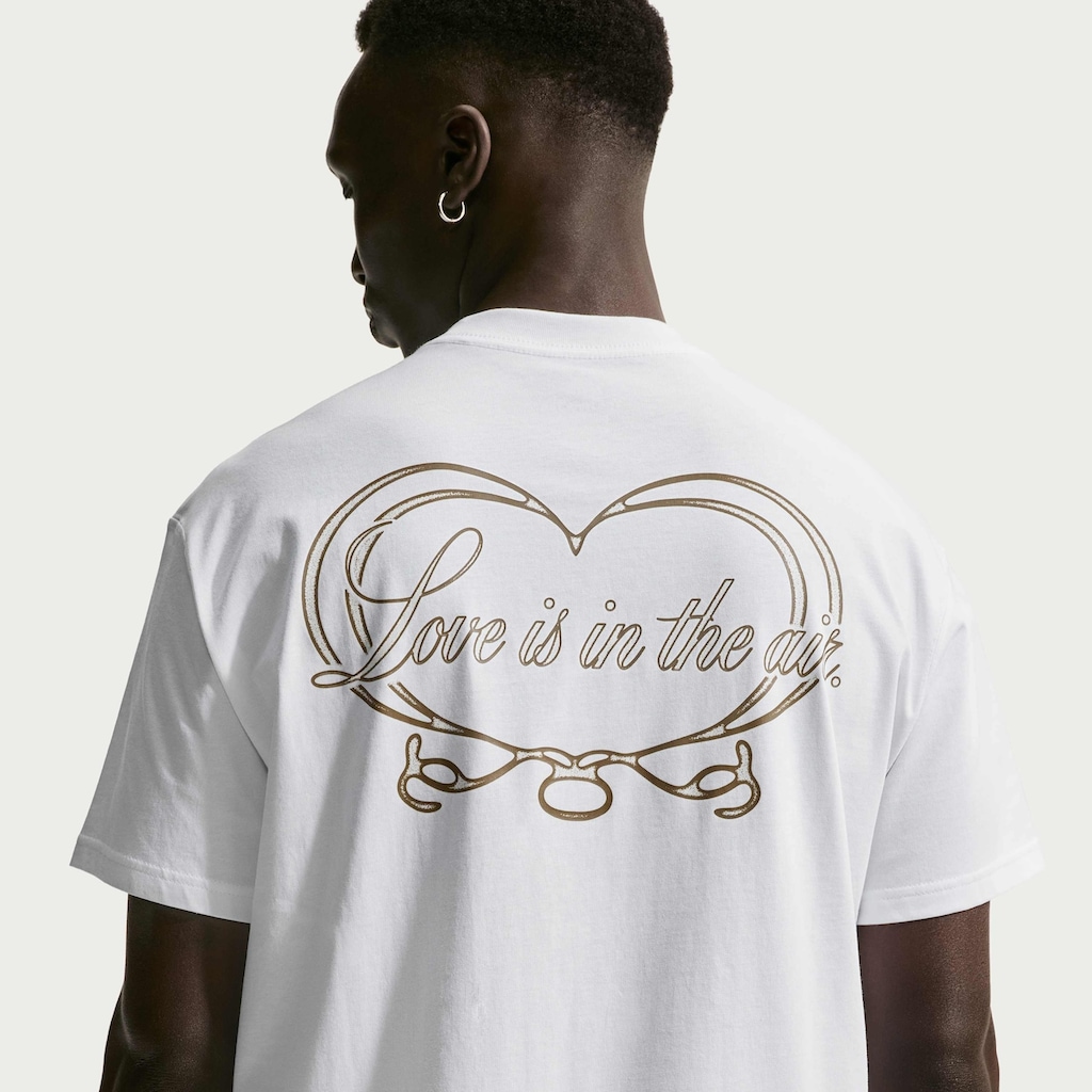 Imagem 2 do produto Camiseta Nike Sportswear "Love Is In The Air" Masculina