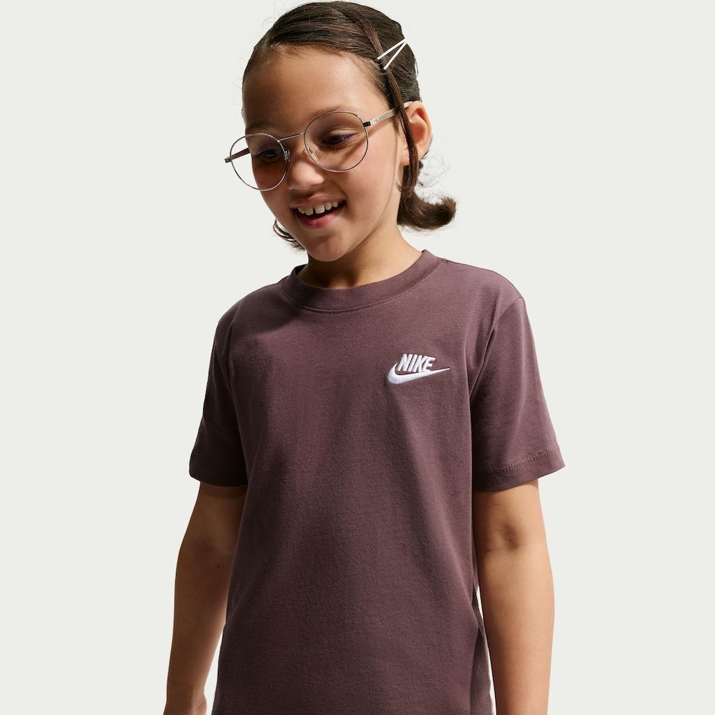 Camiseta Nike Sportswear Futura Infantil
