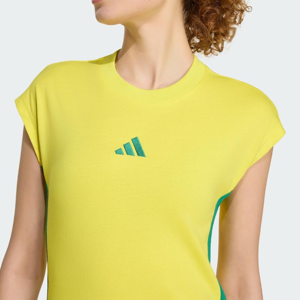 Imagem 5 do produto Camiseta Adidas Essentials Três Listras Feminina
