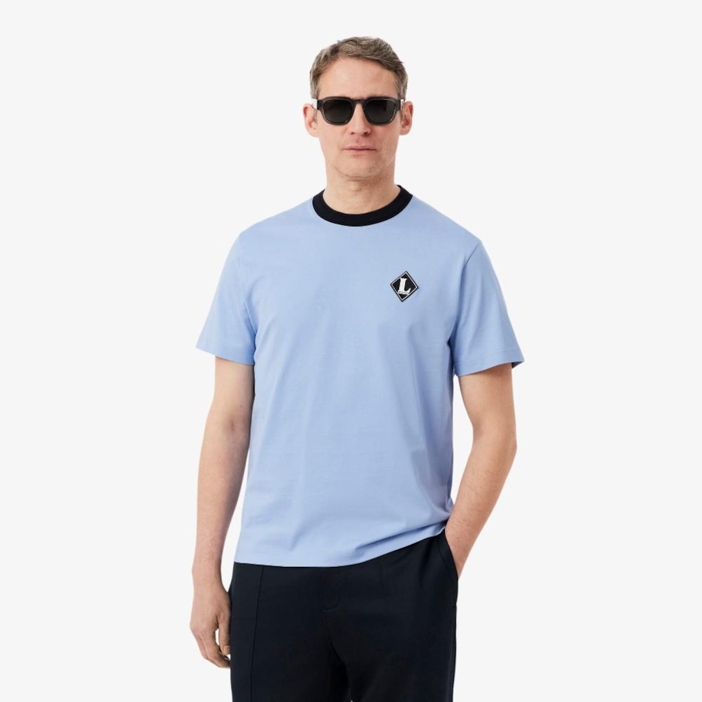 Camiseta Lacoste Francesa com Detalhe de Distintivo Masculina