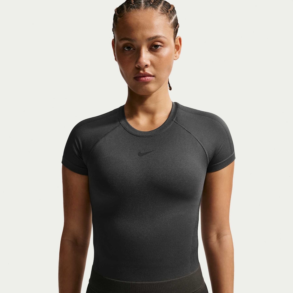 Camiseta Dri-FIT Nike Pro Slim Feminina