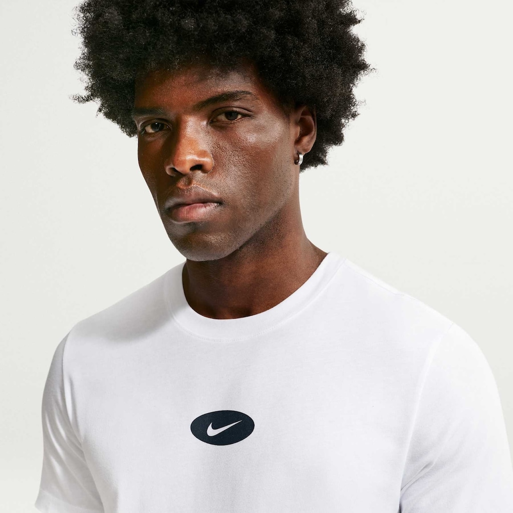 Camiseta Nike Sportswear Celebrate Brand Unissex