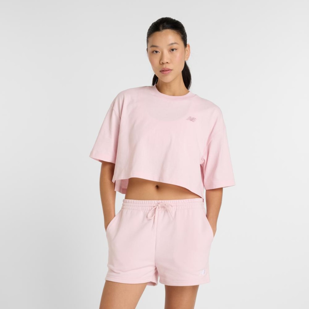 Camiseta Cropped New Balance Small Logo Feminina