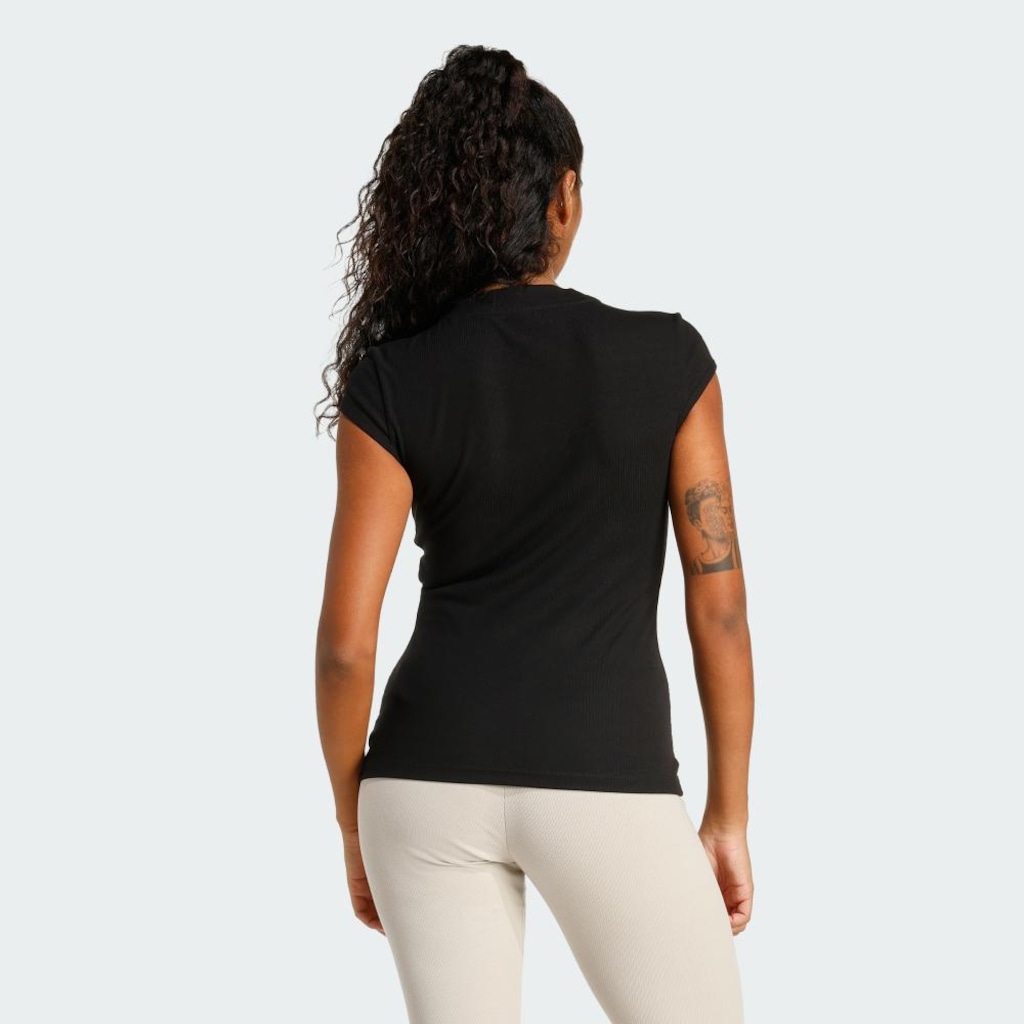Imagem 3 do produto Camiseta adidas Mangas Copinho Canelada Seasonal Essentials Feminina