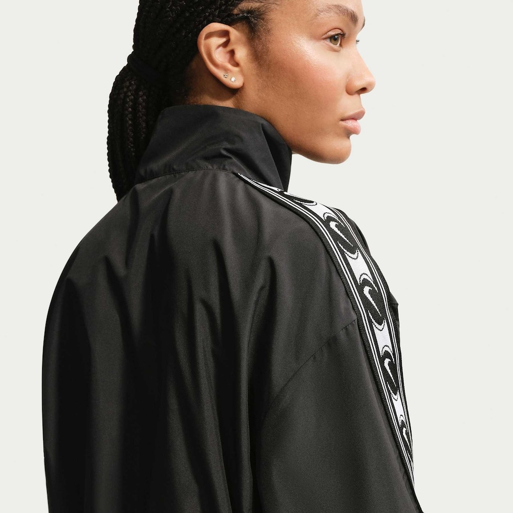 Imagem 2 do produto Jaqueta Nike Sportswear Classic Woven Feminina