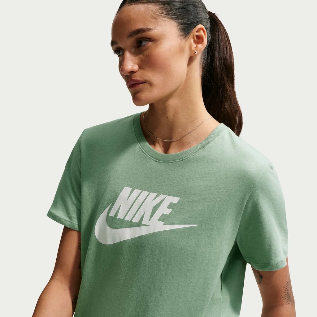 Imagem 3 do produto Camiseta Nike Essentials Feminina